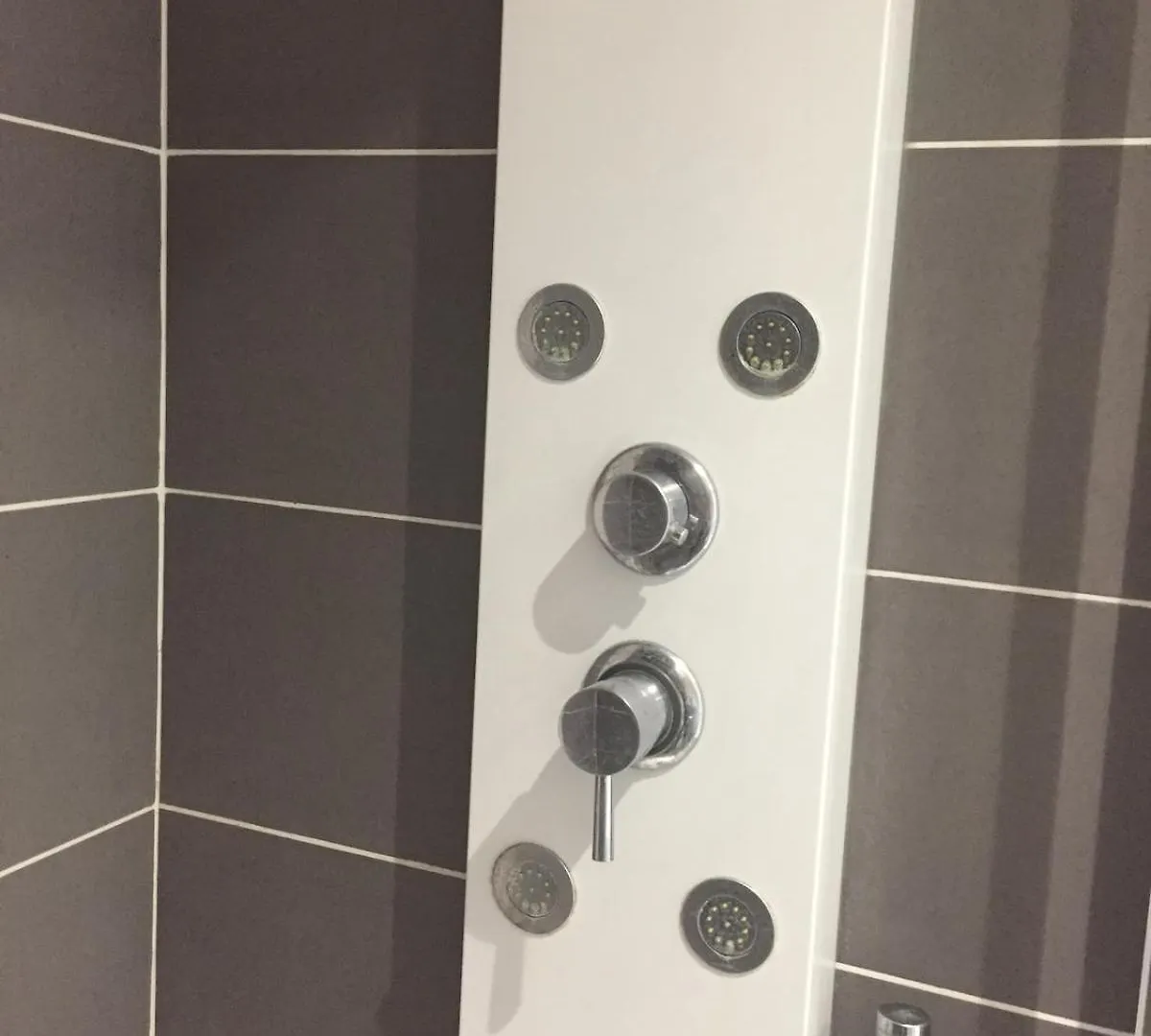 Les Gites Cherois Logement Entier, Ravissant Cottage, Parking Pv, Prox Lyon Les Cheres Apartment